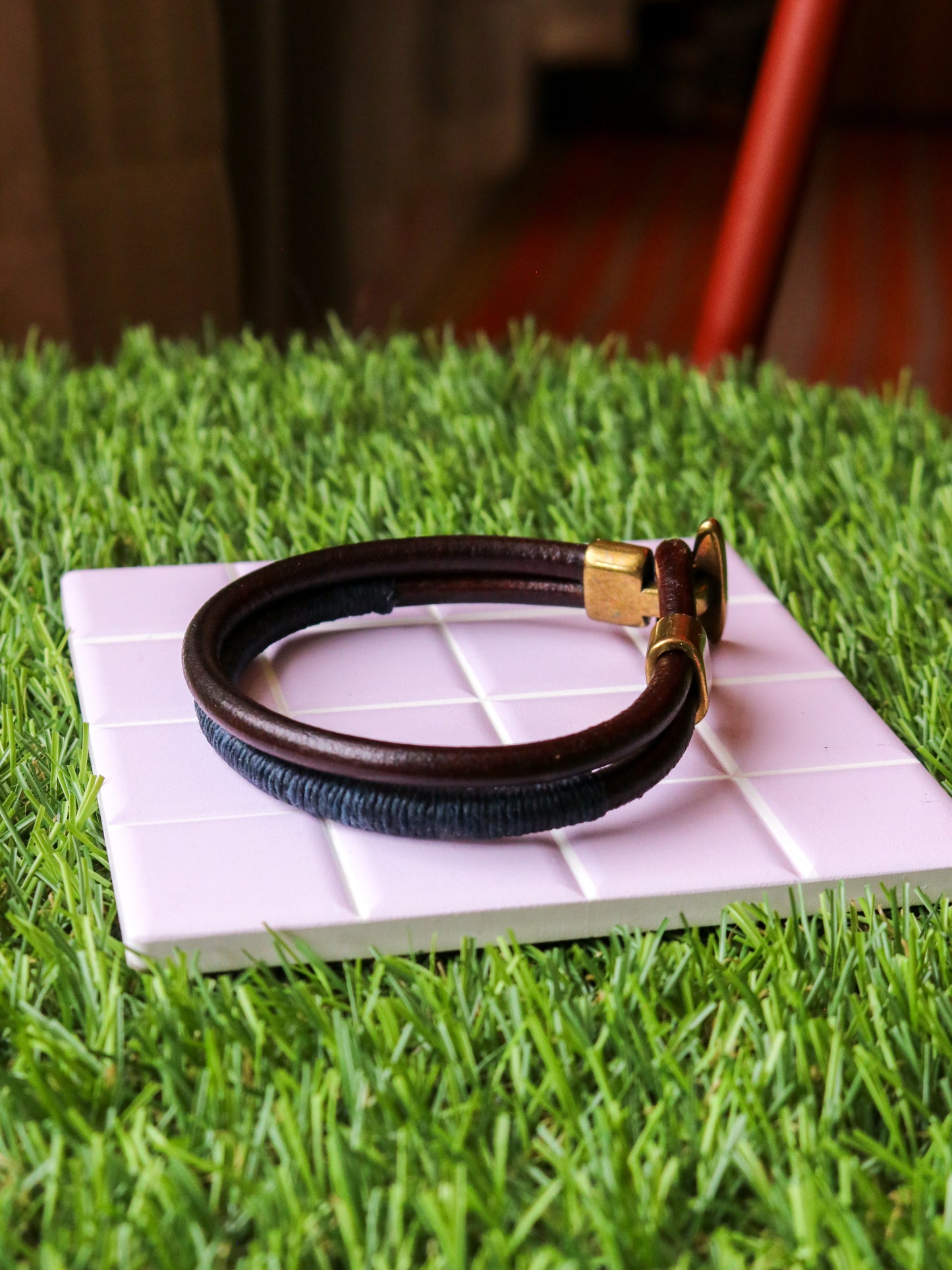 [MISFIT/SAMPLE] Friendship Leather Bracelet | 8.25" DARK BROWN + INDIGO THREAD + BRASS