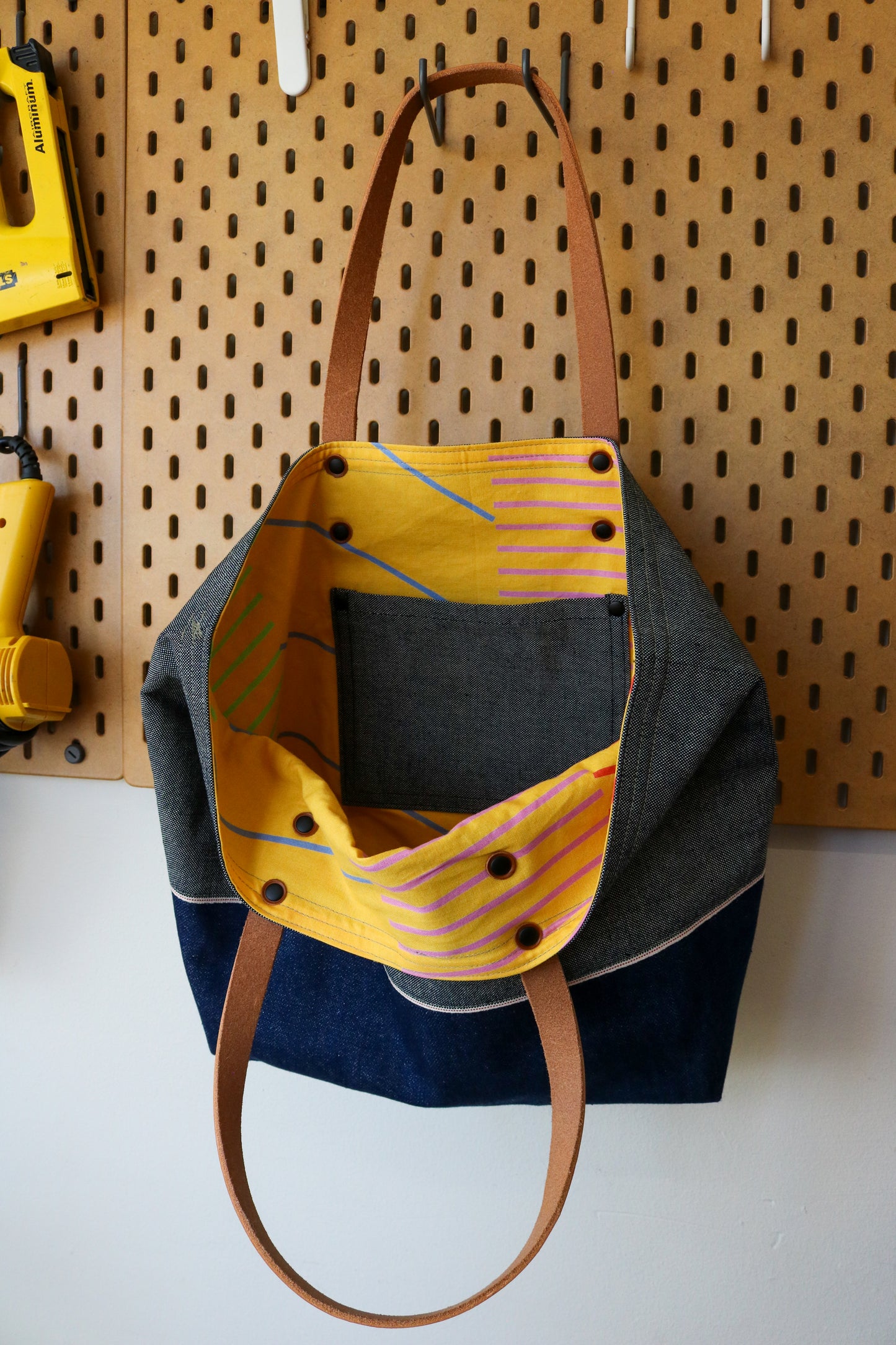 [MISFIT/SAMPLE] Denim Tote Bag | JOY