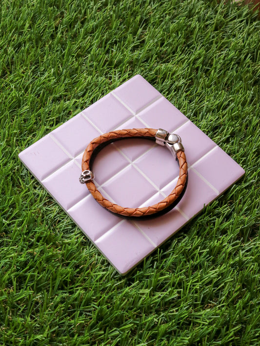 [MISFIT/SAMPLE] Friendship Leather Bracelet | 7.5" NATURAL BRAID + BLACK + SKULLY