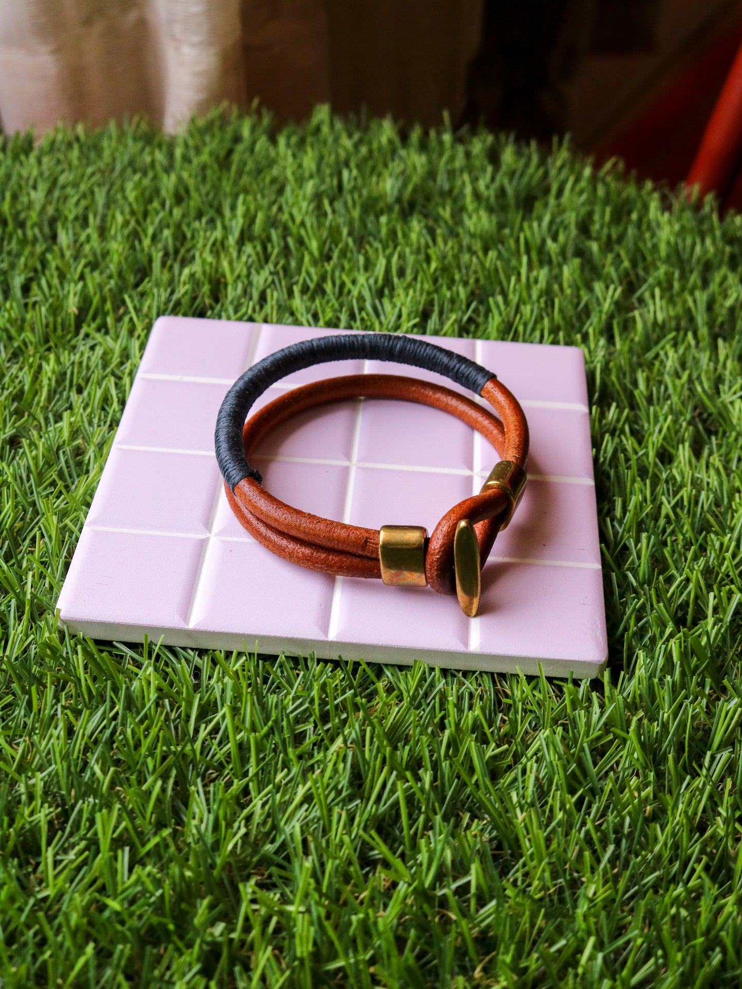 [MISFIT/SAMPLE] Friendship Leather Bracelet | 7.75" TAN + INDIGO THREAD + BRASS T-CLASP