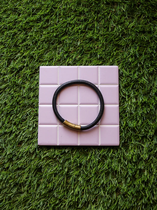 [MISFIT/SAMPLE] Friendship Leather Bracelet | 8" INDIGO DIPPED NATURAL + BRASS MAGNETIC CLASP