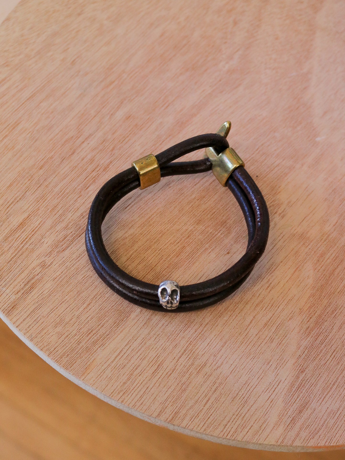[MISFIT/SAMPLE] Friendship Leather Bracelet |8" BROWN + SKULL + BRASS T-CLASP