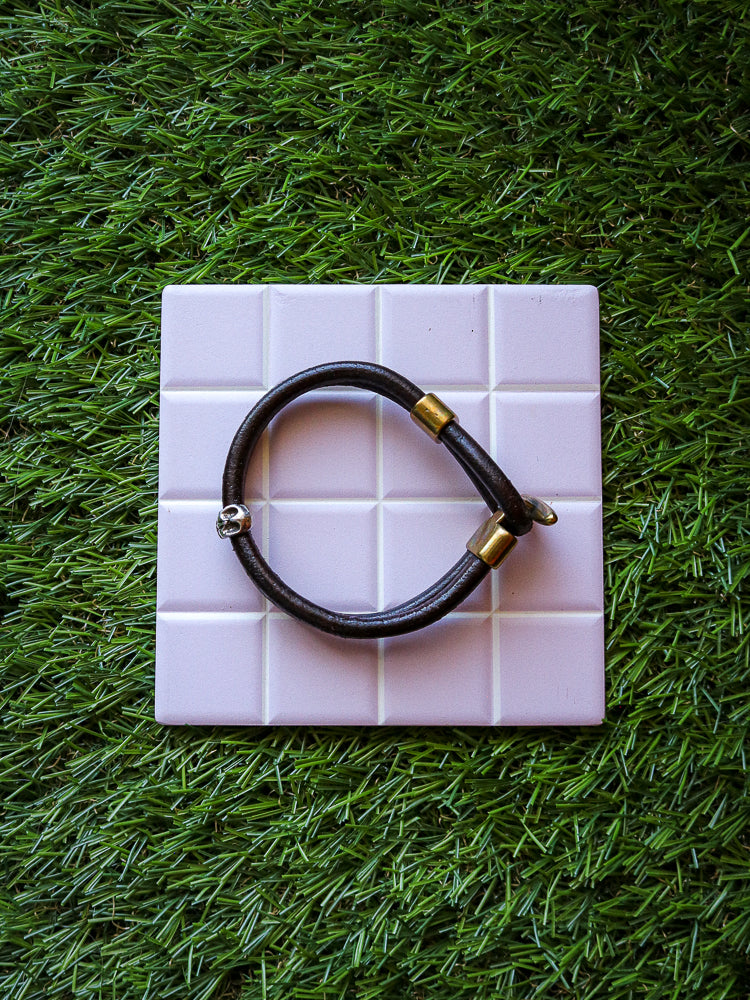[MISFIT/SAMPLE] Friendship Leather Bracelet |8" BLACK + SKULL + BRASS T-CLASP