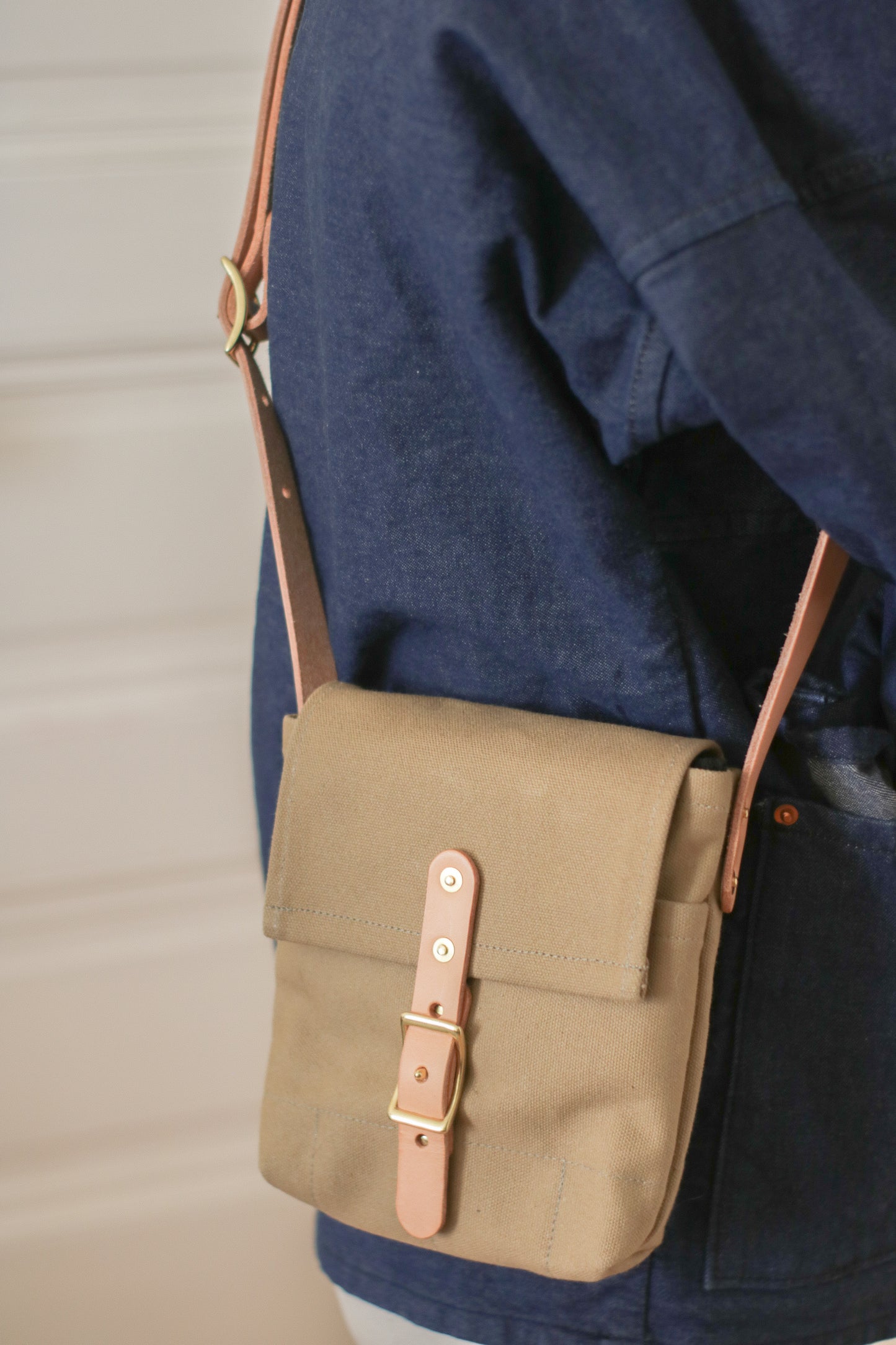 Small Cross Body Bag | HEAVY TAN CANVAS