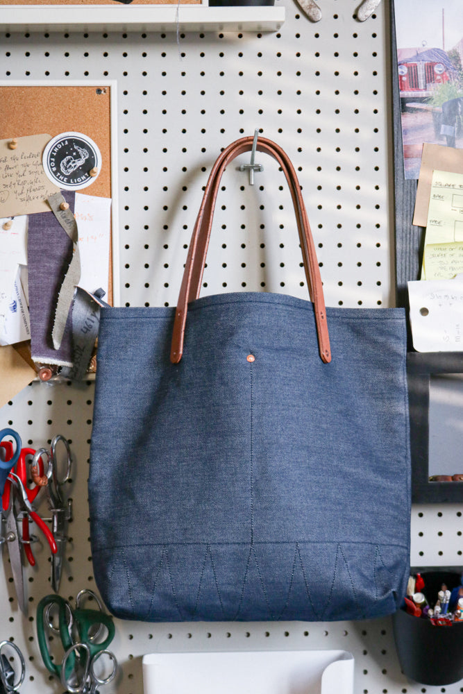 QUILTED-BOTTOM-MANY-POCKETS | JAPANESE SELVEDGE DENIM TOTE BAG